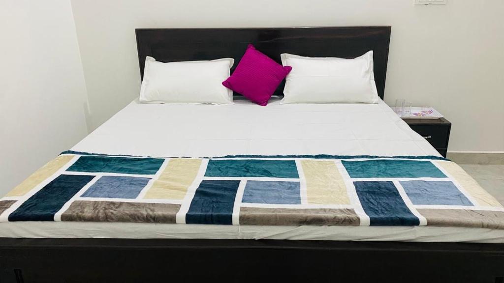 Naveen Homestay