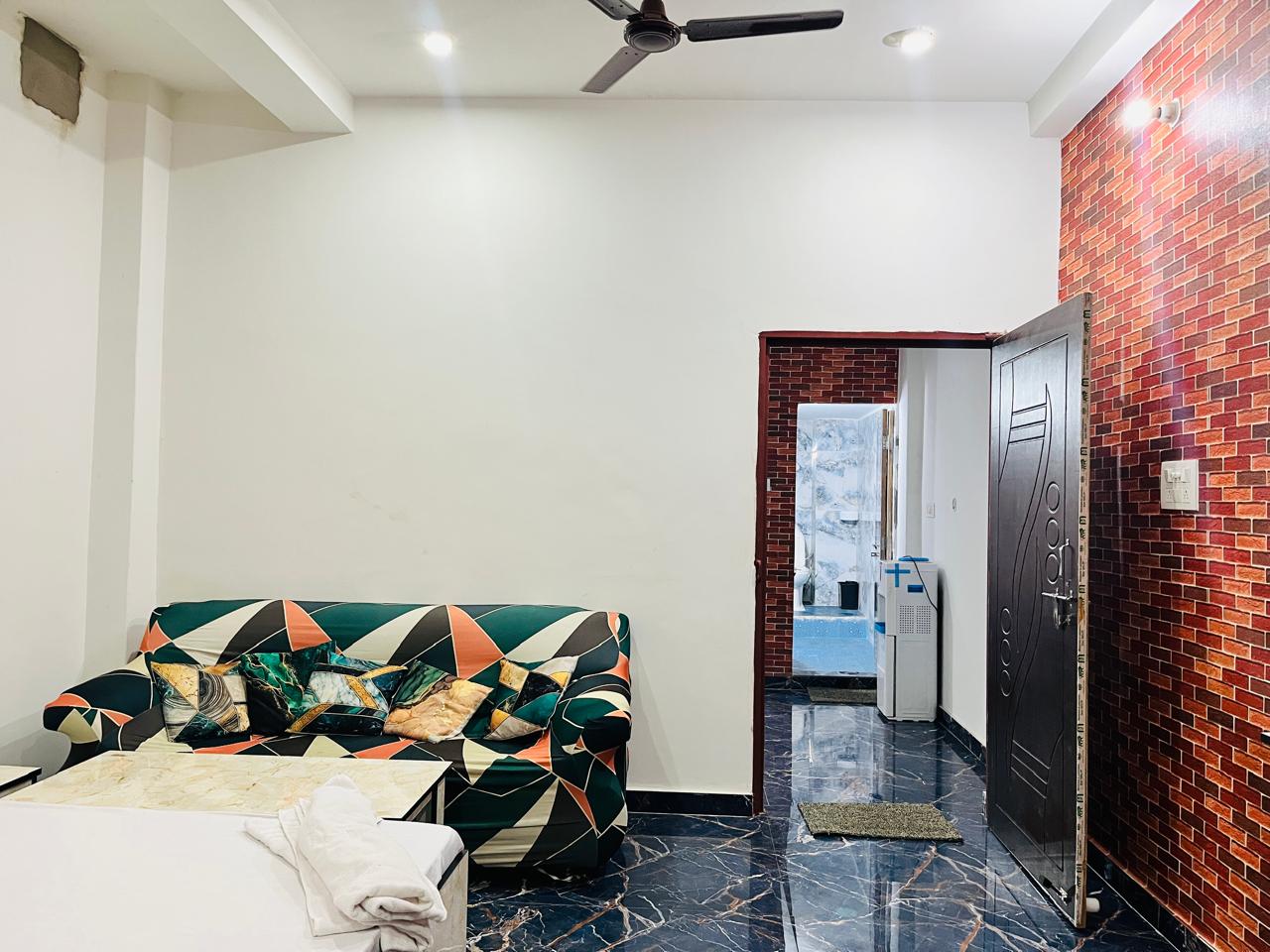 Paradise Home Stay PHS
