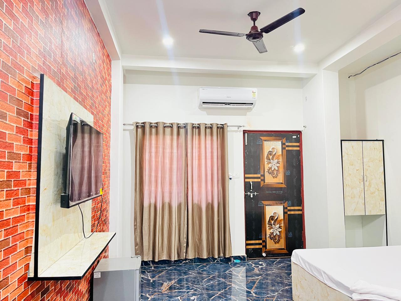 Paradise Home Stay PHS
