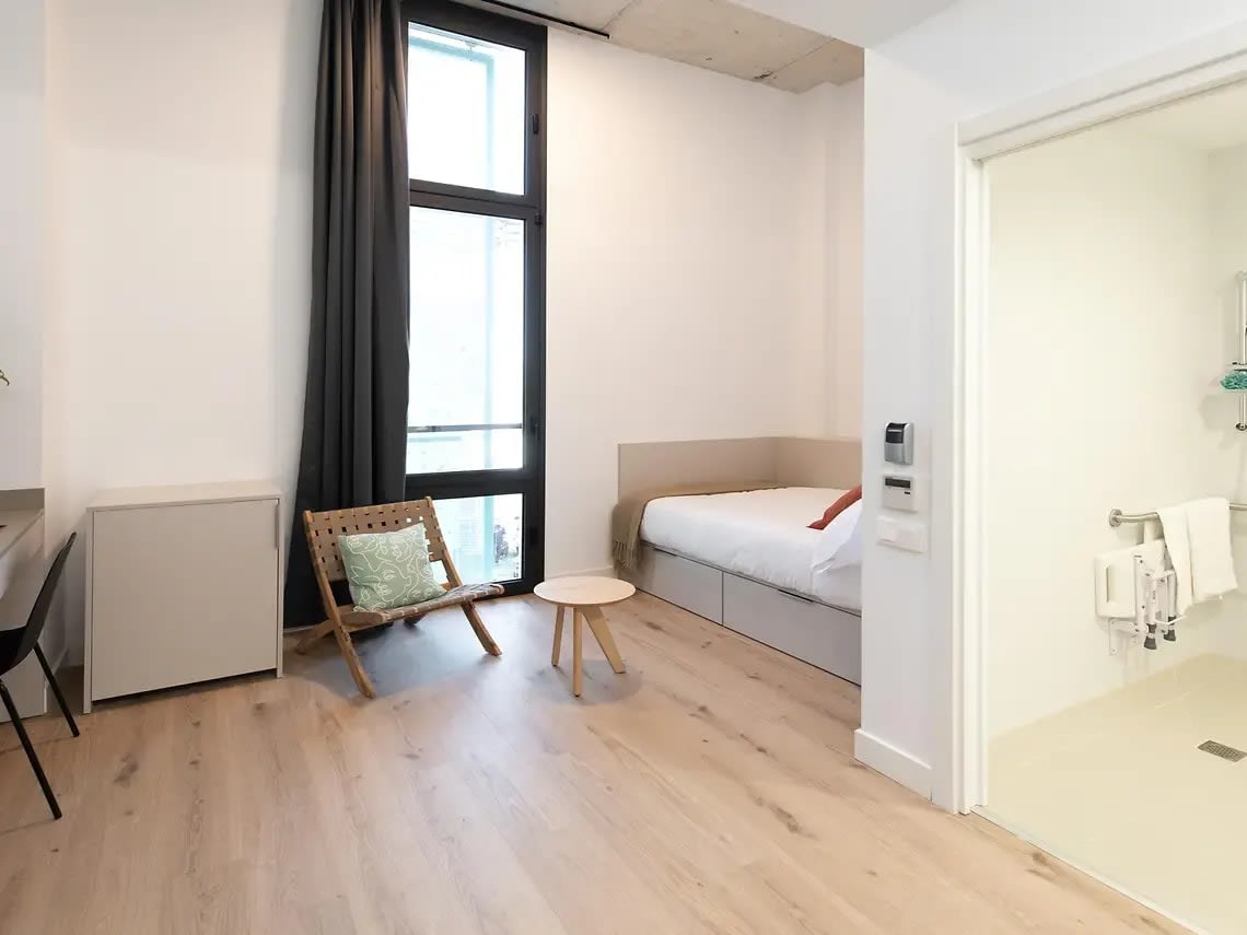 Single Premium with Kitchen