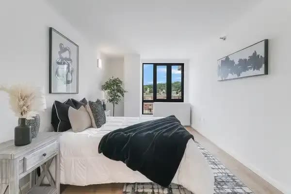 1 Bedroom – Large