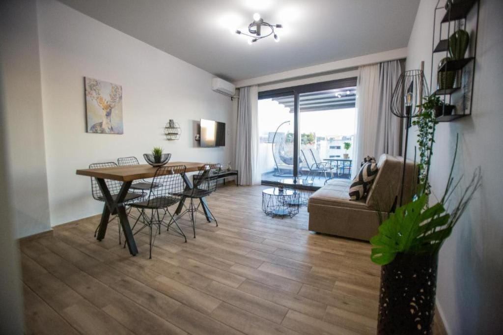 Raise Acropolis View Suites Apartments