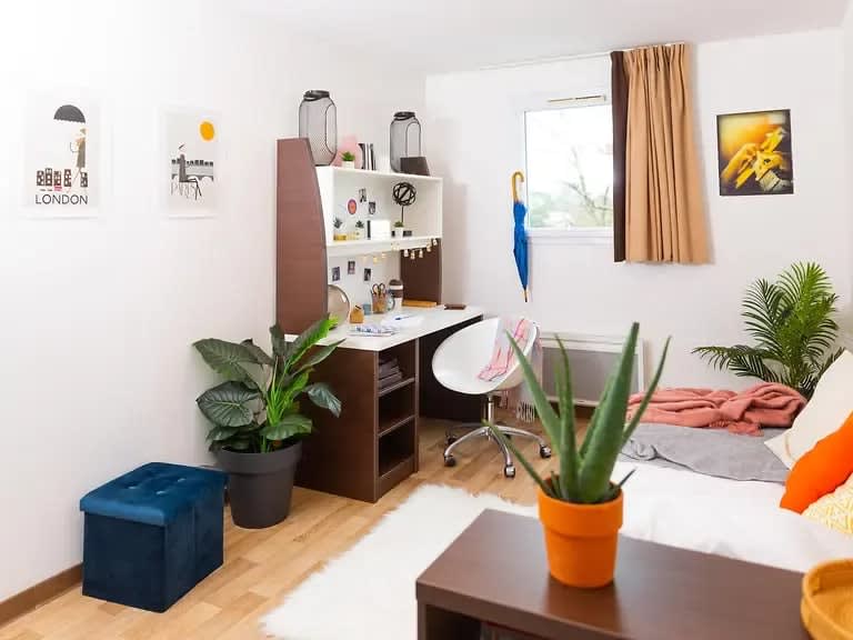 2- Bedroom Apartment with Balcony
