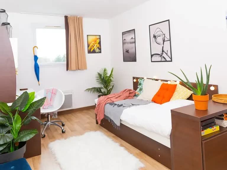 2- Bedroom Apartment with Balcony