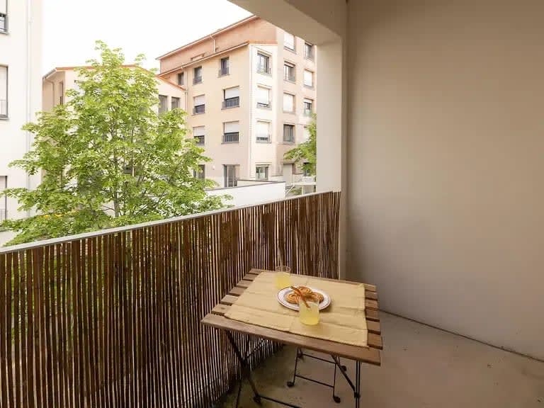 3-Bedroom Apartment with Terrace