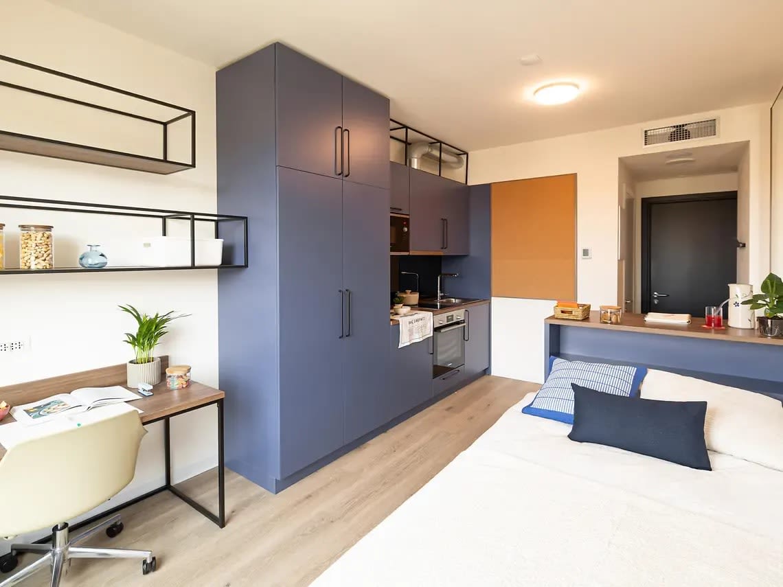 Smart Studio Middle