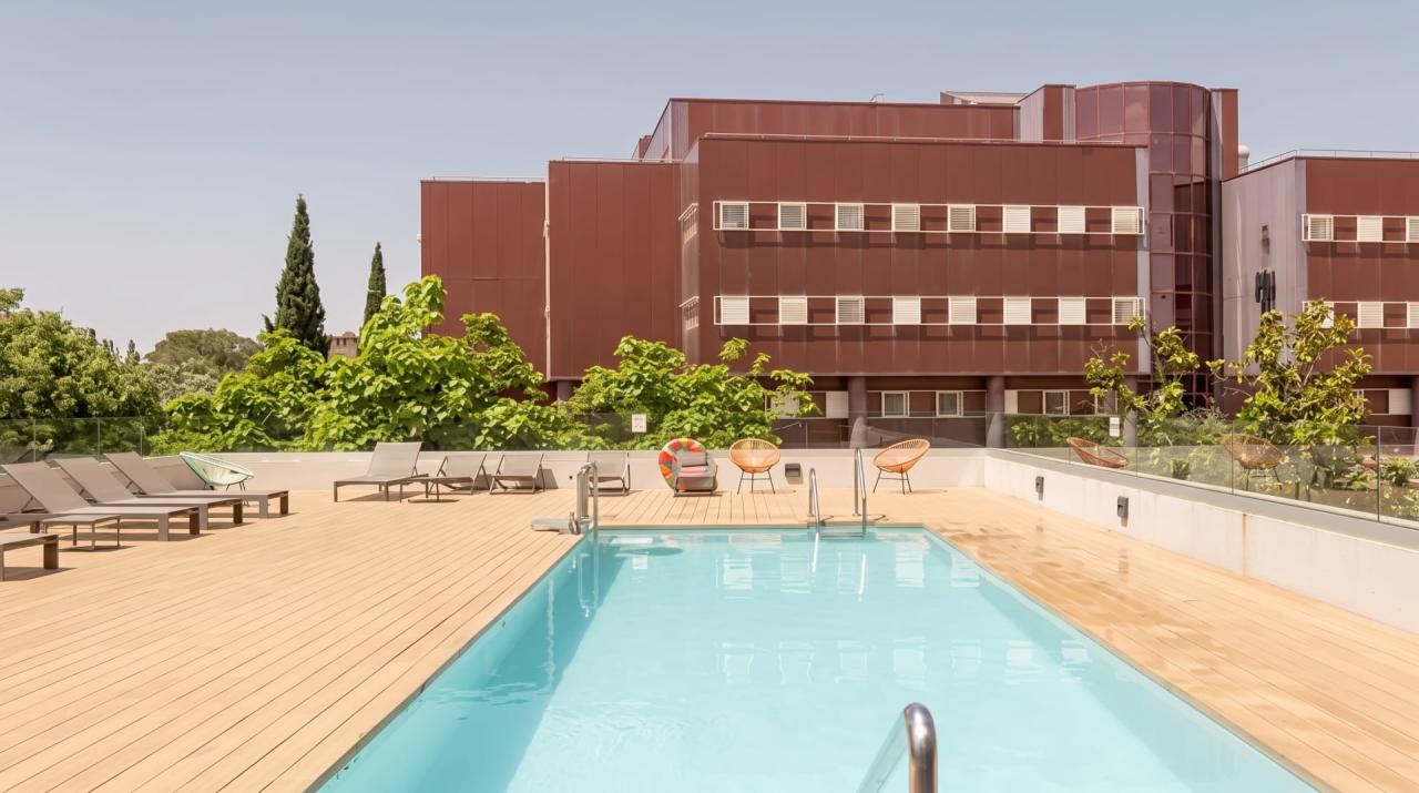 Single Plus with Kitchen in Sevilla