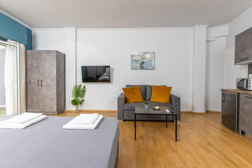 Raise Comfy Studios in the heart of Athens in Athina 11