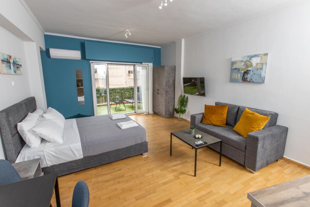 Raise Comfy Studios in the heart of Athens in Athina 12