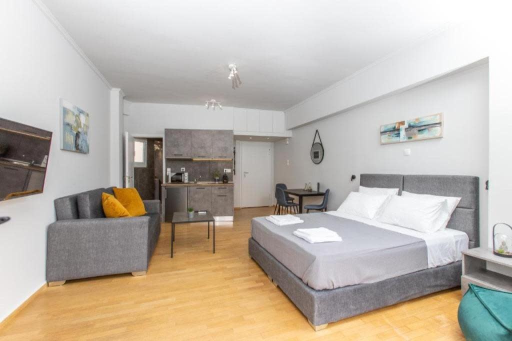 Raise Comfy Studios in the heart of Athens in Athina 7