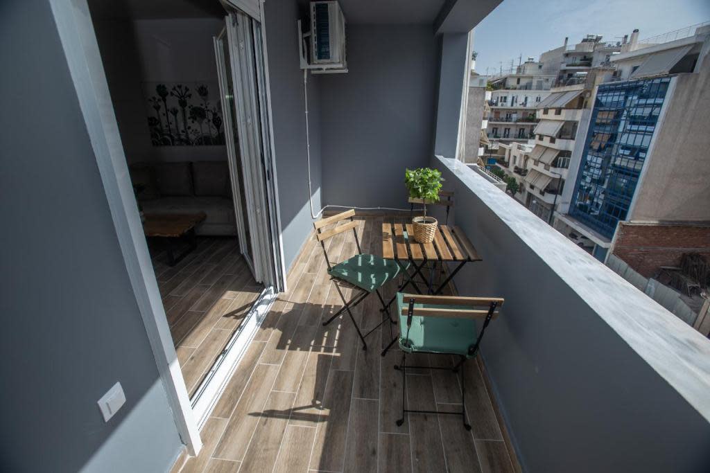 Two-bedroom Apartment in Athina 2