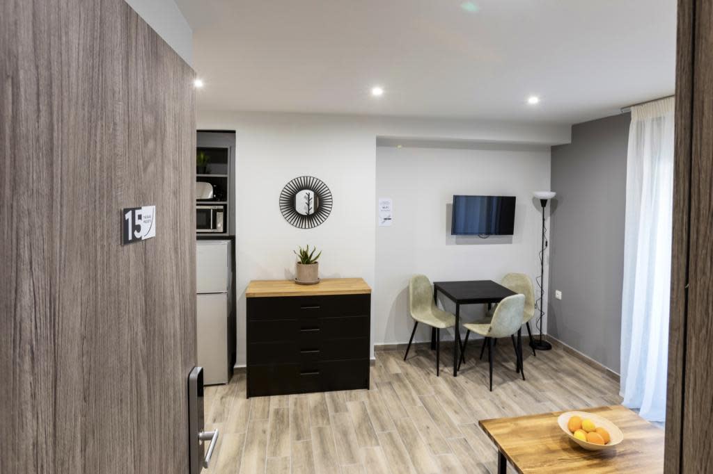 Two-bedroom Apartment in Athina 13