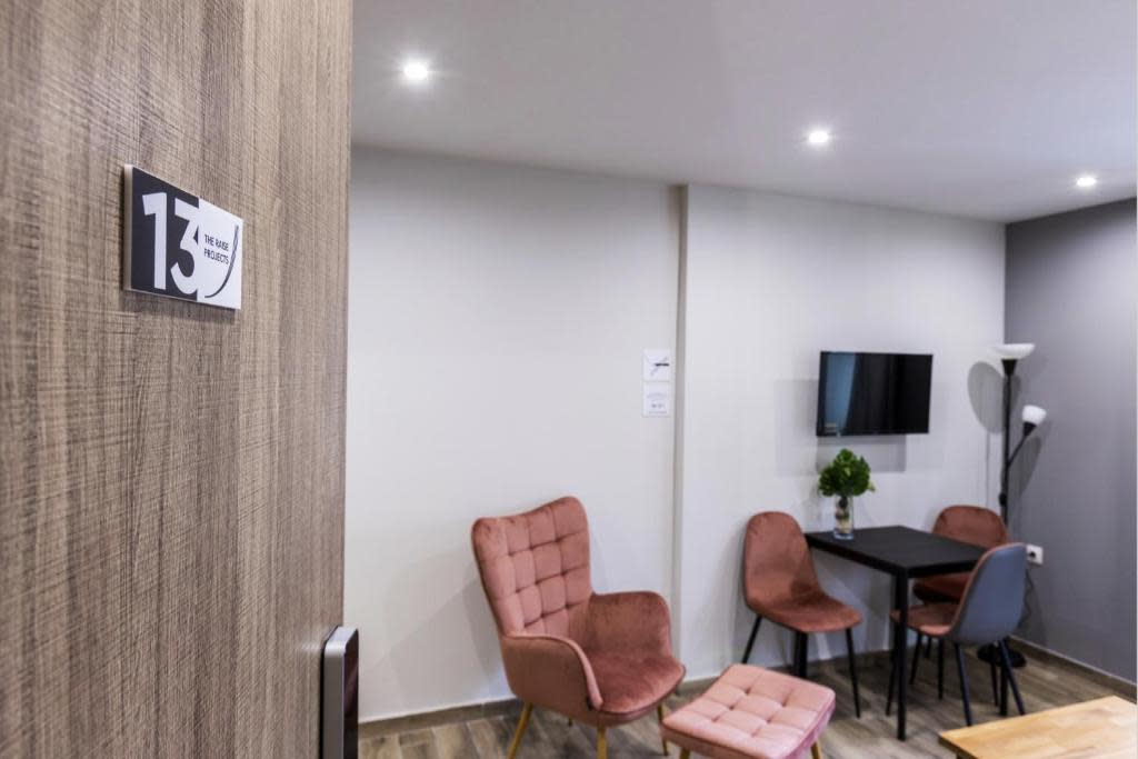 Two-bedroom Apartment in Athina 7