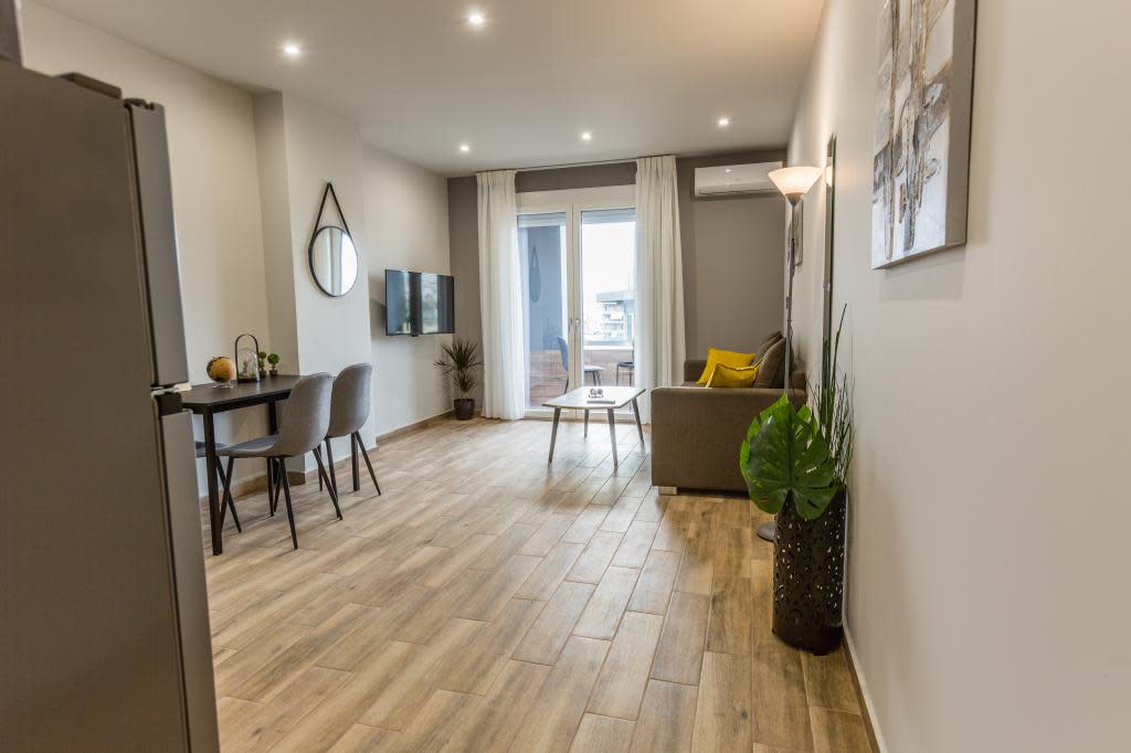 One-bedroom Apartment in Athina 9