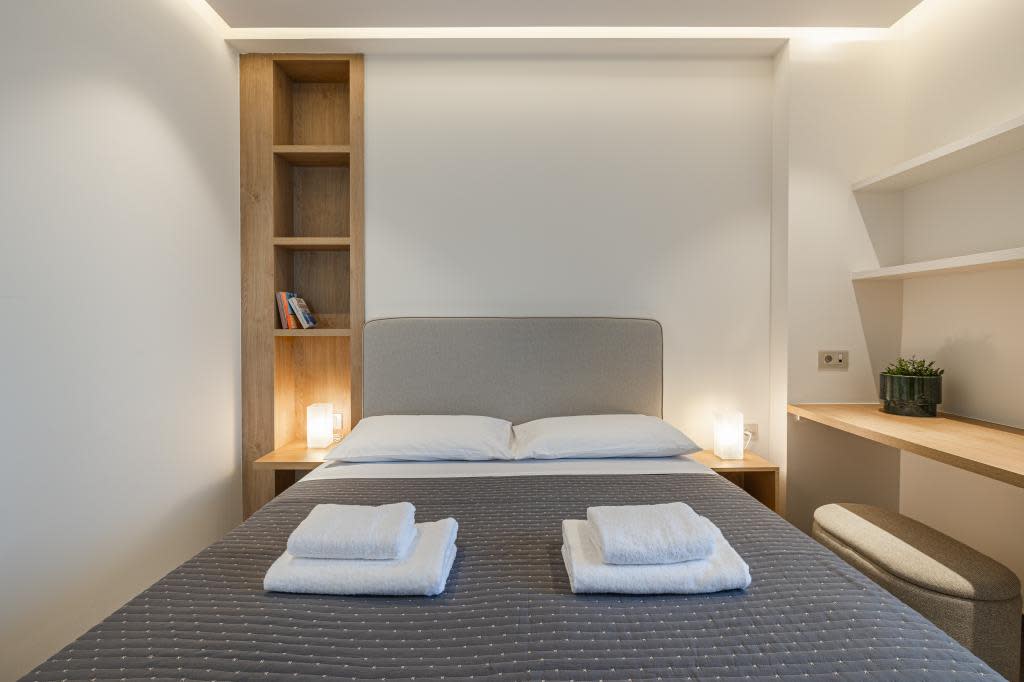 Raise Se7en One-Bedroom Apartments in Iraklio 12