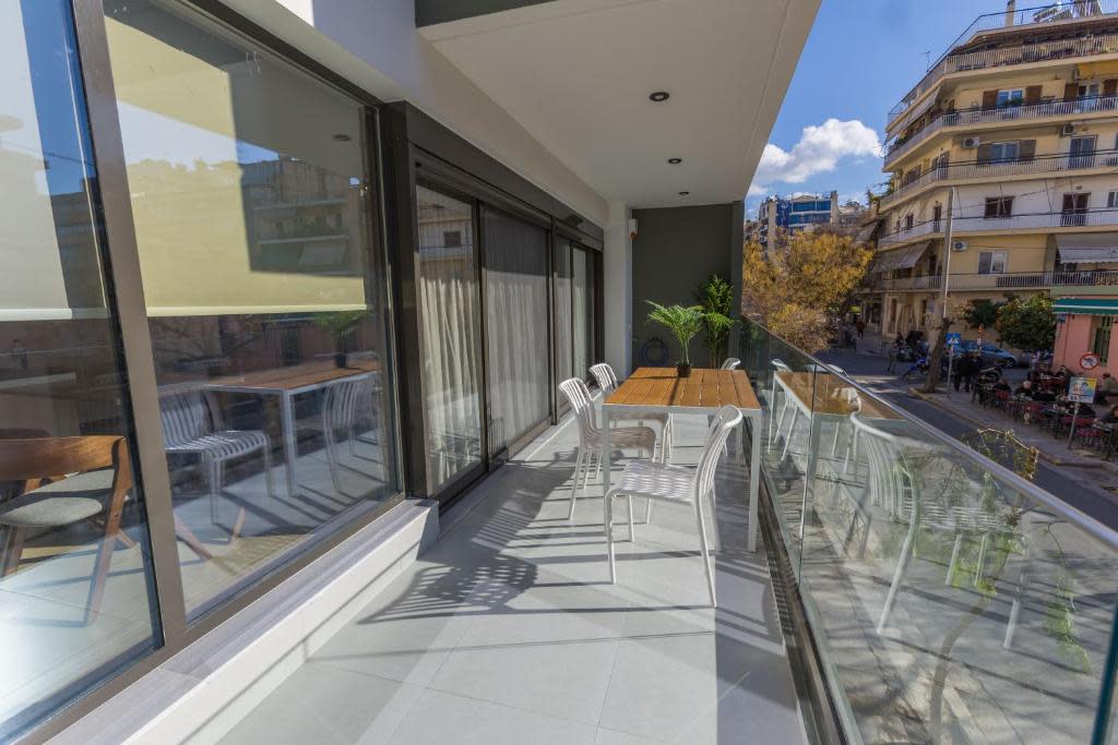 One-bedroom Apartment in Athina