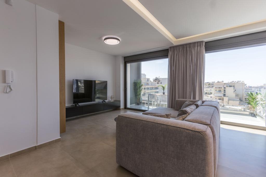 One-bedroom Apartment in Athina 9