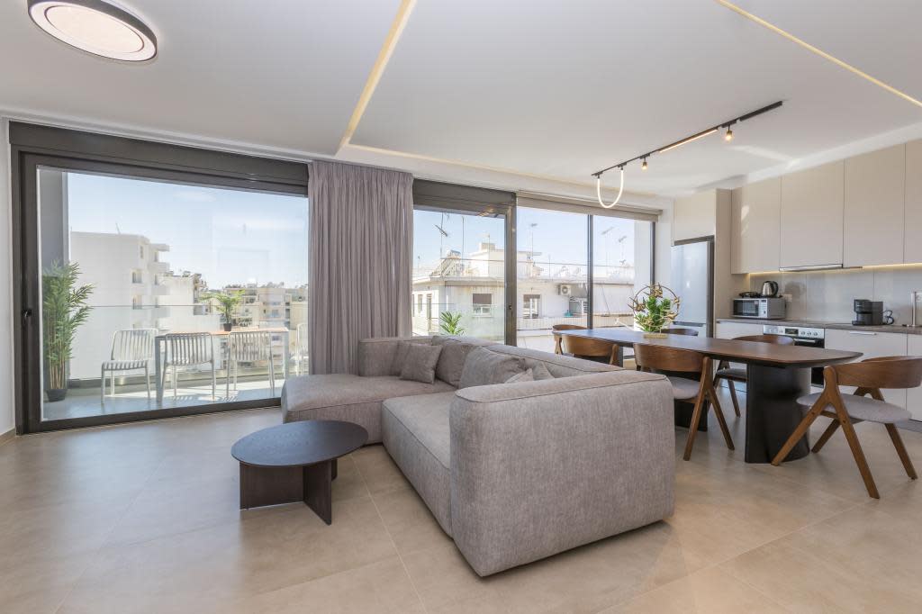 One-bedroom Apartment in Athina 10