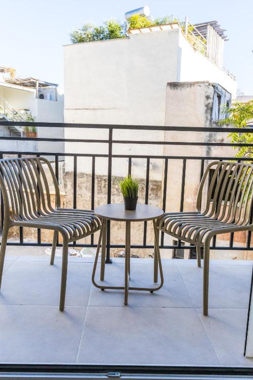 Studio (3 Beds) in Athina 7