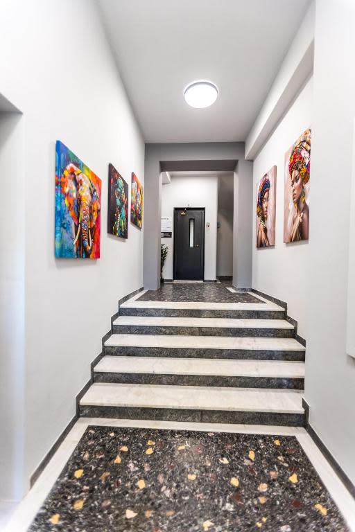 Studio (3 Beds) in Athina 11