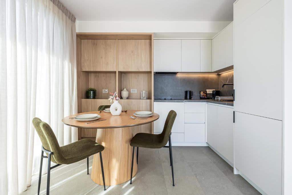 Raise Se7en One-Bedroom Apartments in Iraklio 4