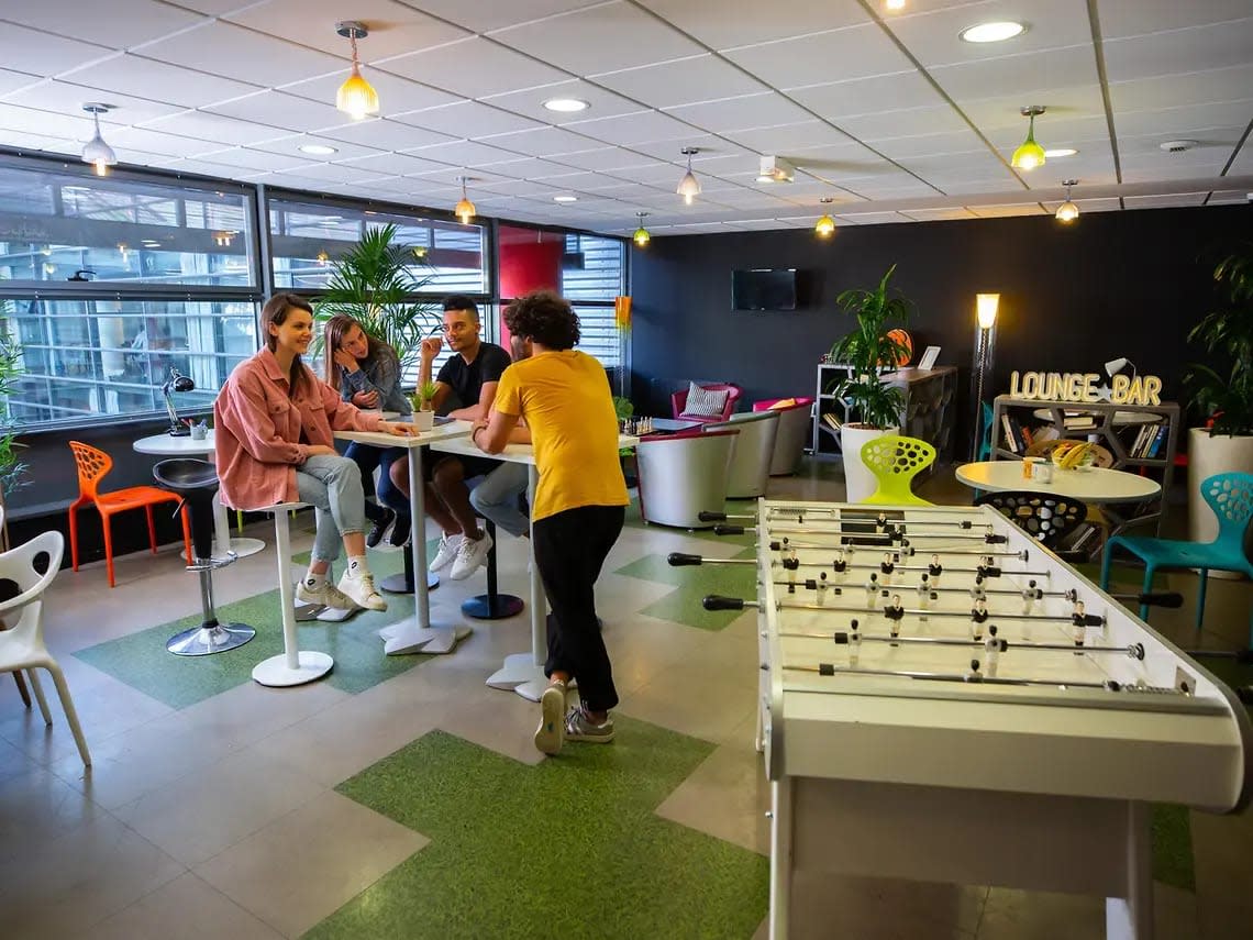 Two-Bedroom Apartment in Lille 3