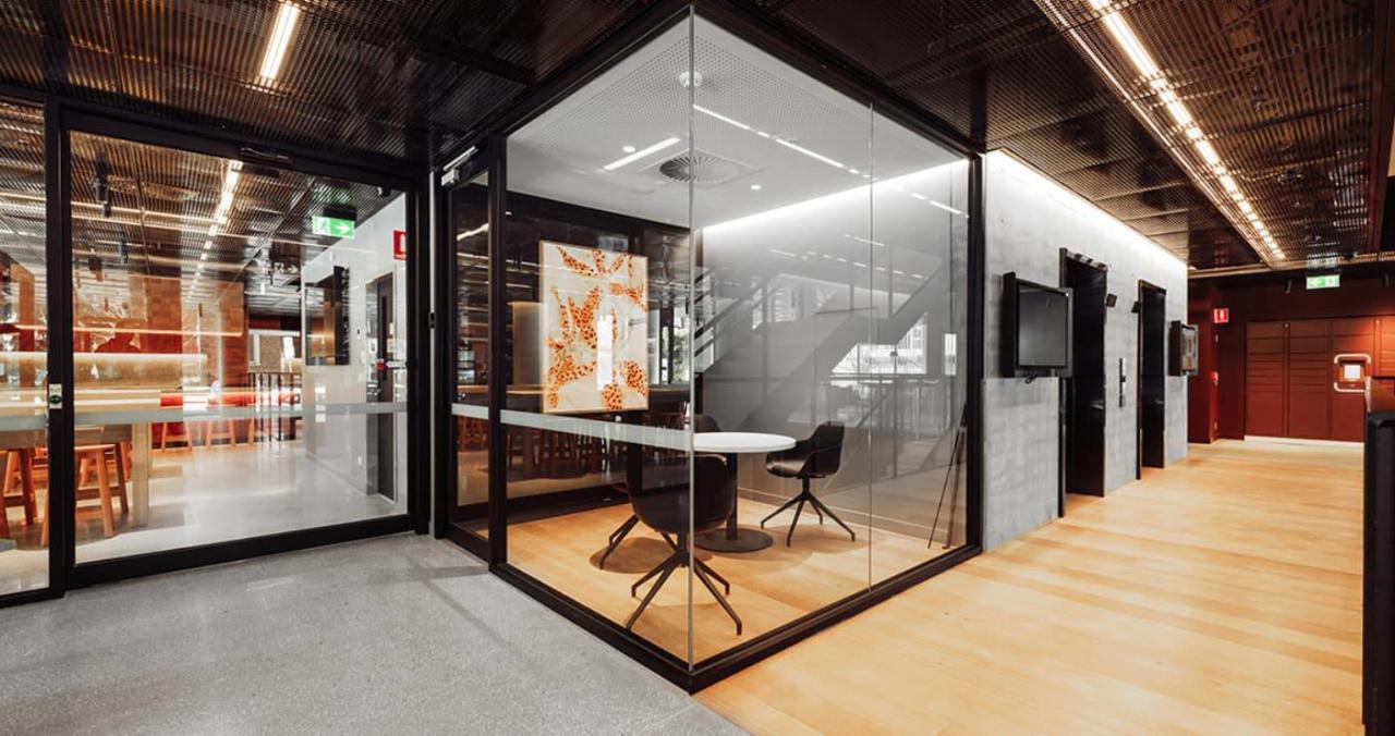 Single Studio Apartment in Melbourne 4