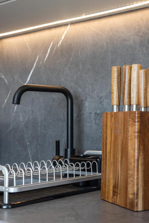 Raise Se7en One-Bedroom Apartments in Iraklio 6