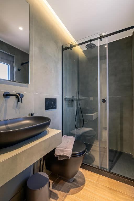 Raise Se7en One-Bedroom Apartments in Iraklio 7