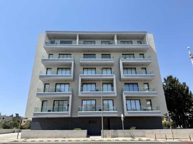 Roundabout Apartment in Στρόβολος