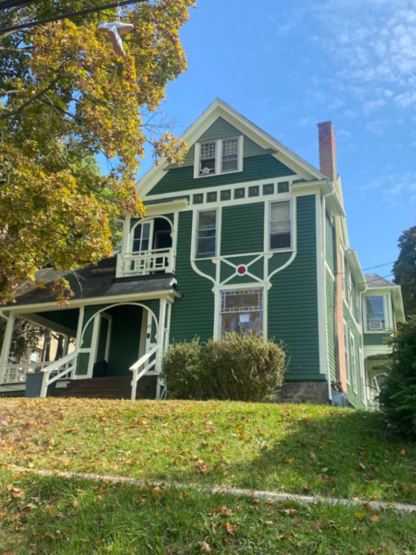 Private Room in 7 Bedroom House in Ithaca