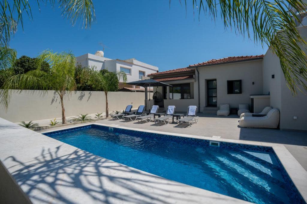 Raise Cityscape Limassol Suites Studios in Λεμεσός 6