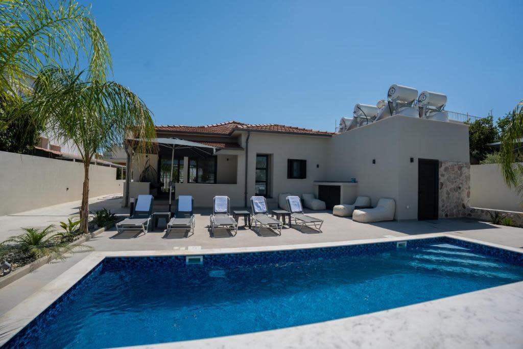 Raise Cityscape Limassol Suites Studios in Λεμεσός 7