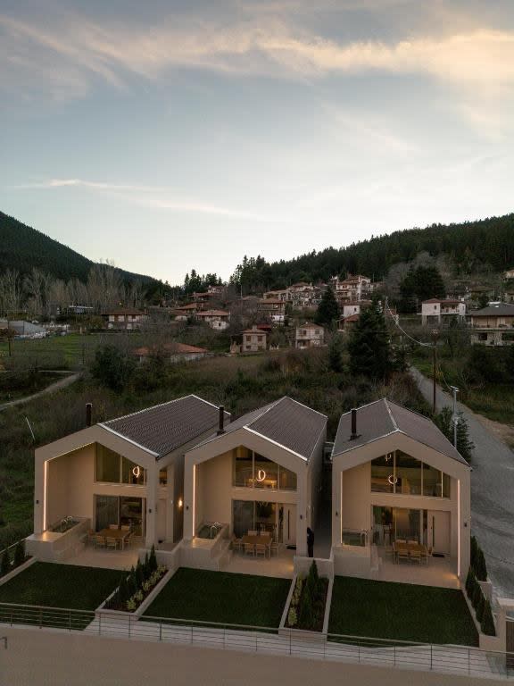 Monte Vista Houses in Pavliani 12