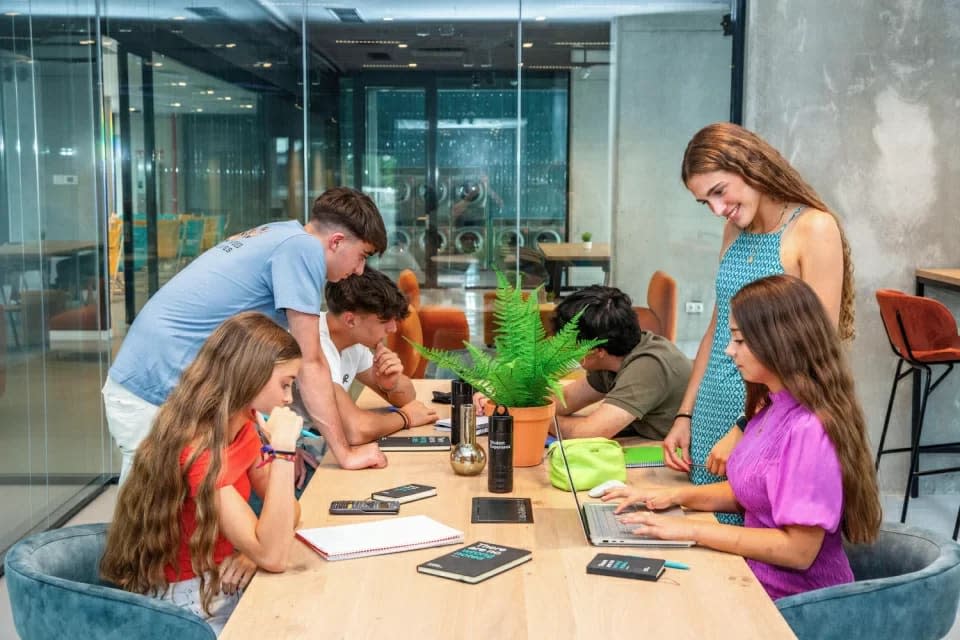 Granada Essential (Shared) in Granada 8