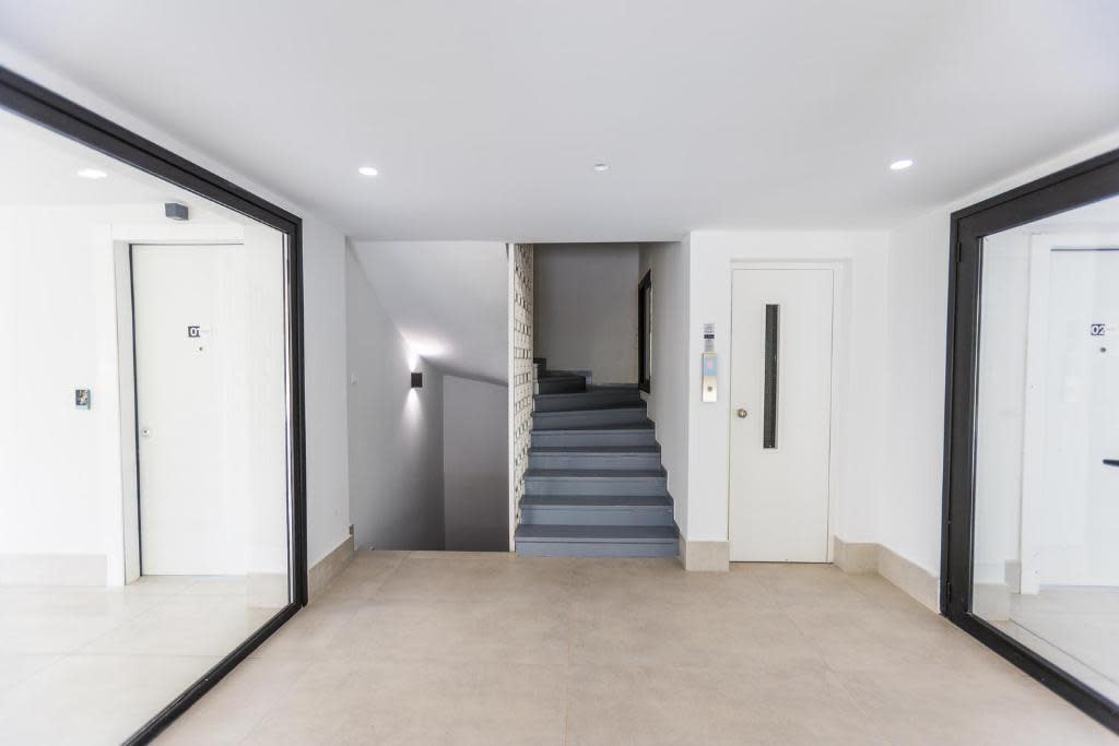 Three-bedroom Apartment in Vari