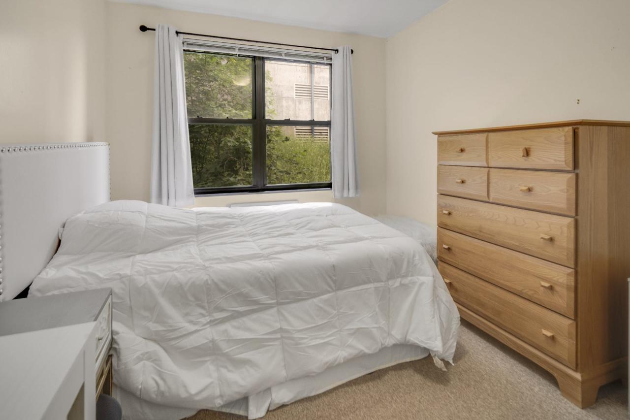 Bedroom 1 in Ithaca 133