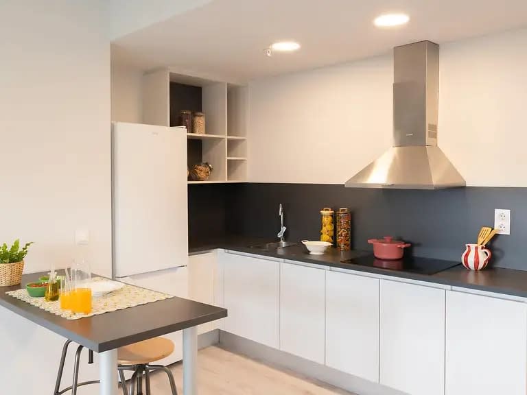 Individual Basic Balcony in Barcelona 22