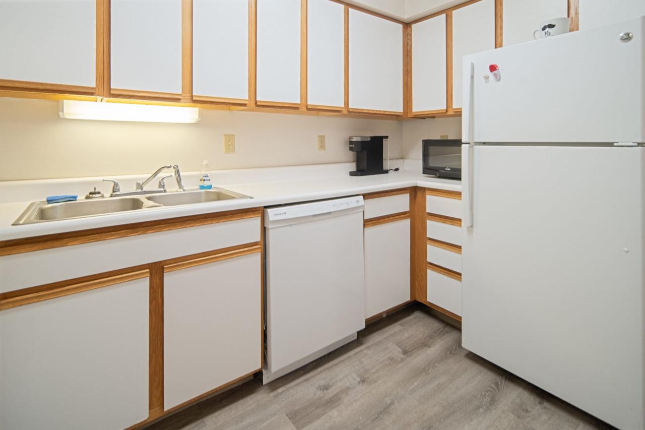Private Room in 5 Bedroom Apartment in Ithaca 83