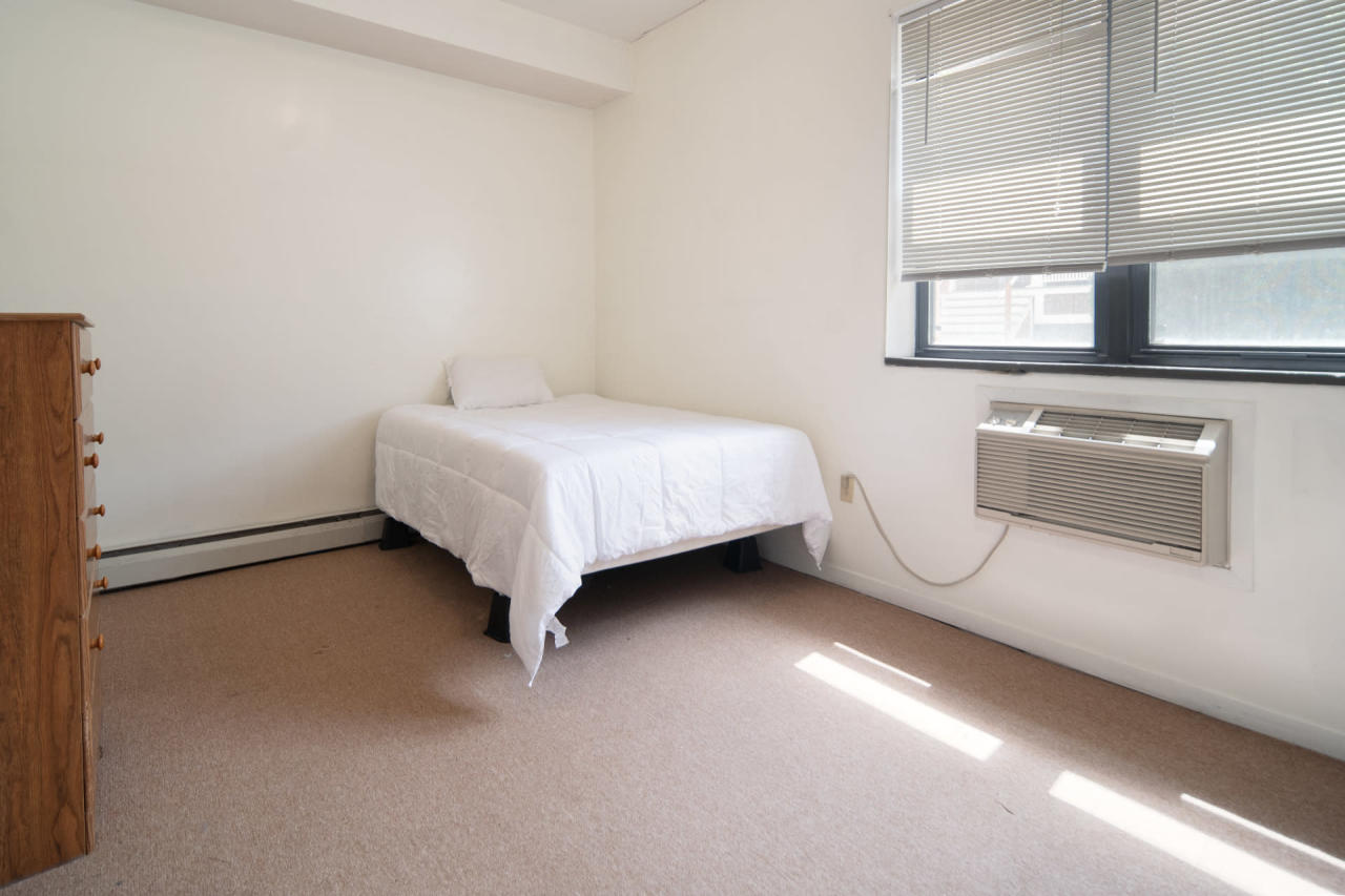 Private Room in 5 Bedroom Apartment in Ithaca 93