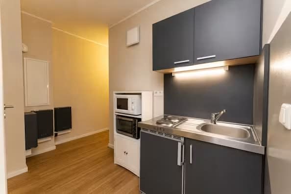 Leibnizstraße Charlottenburg Studio in Berlin 28