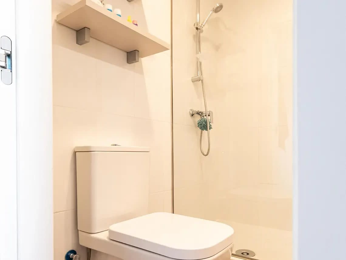Single Plus with Kitchen in Sevilla 18