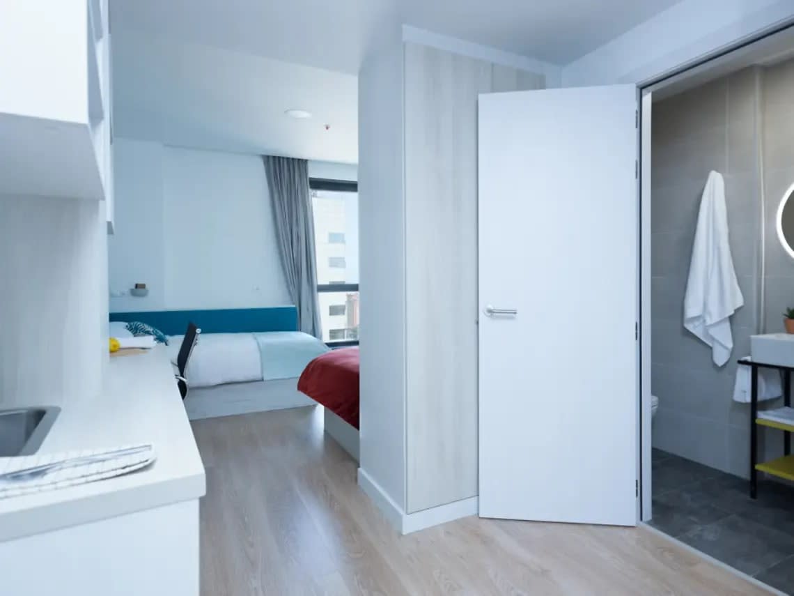 Individual Apartment in Barcelona 12