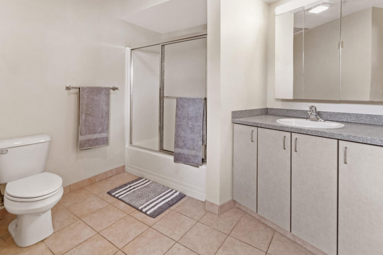 Private Room in 3 Bedroom Apartment in Ithaca 113