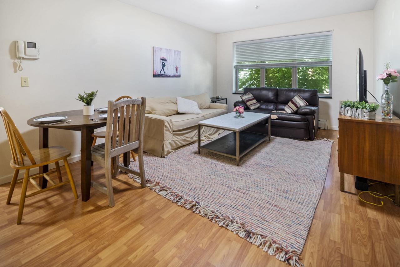 Private Room in 3 Bedroom Apartment in Ithaca 124