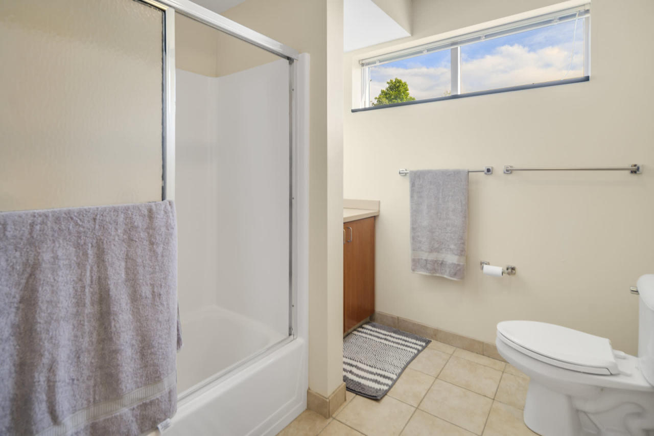 Private Room in 3 Bedroom Apartment in Ithaca 181