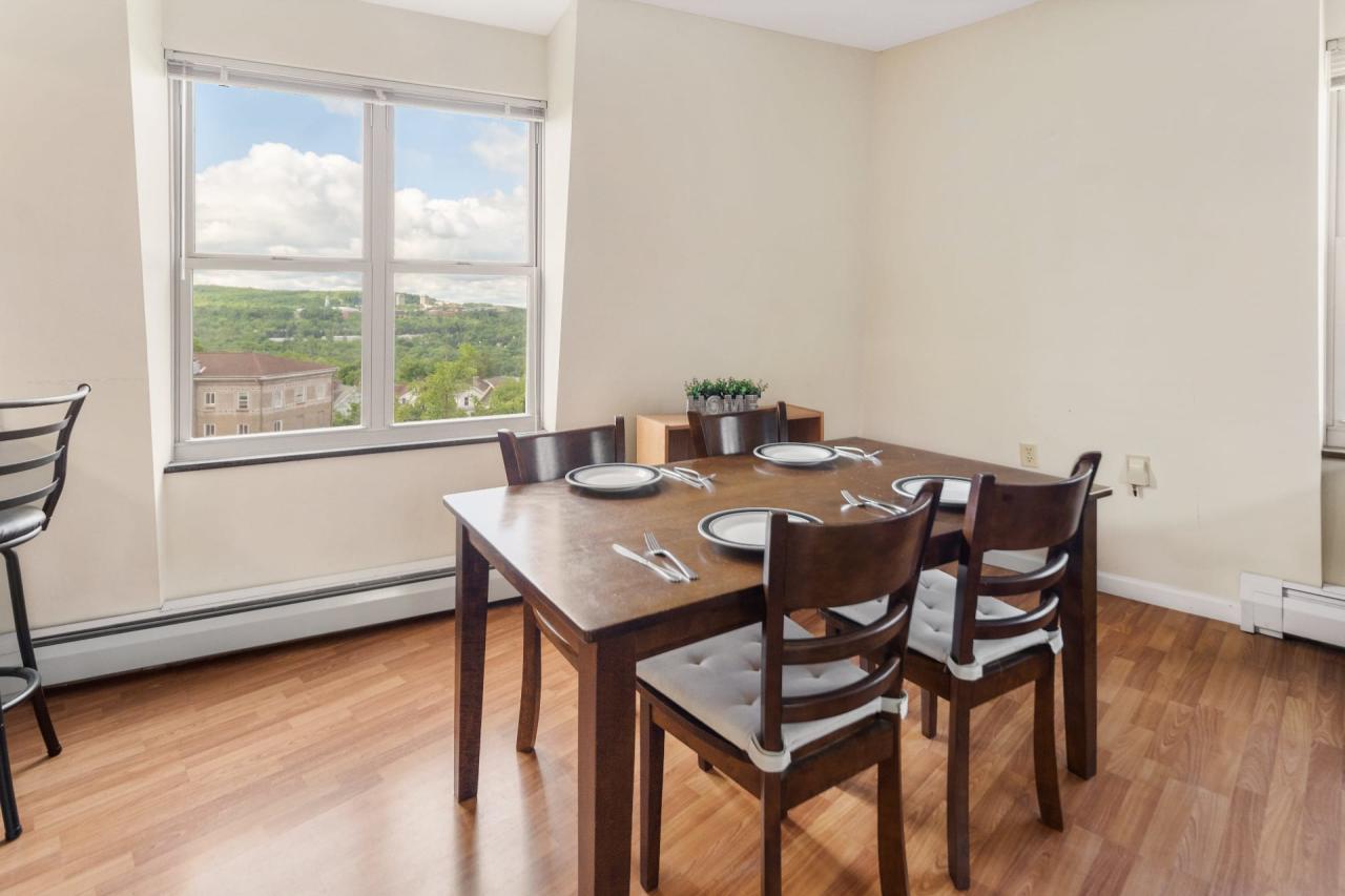 Private Room in 3 Bedroom Apartment in Ithaca 140