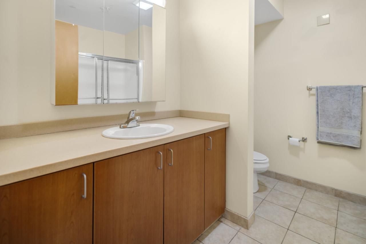 Private Room in 3 Bedroom Apartment in Ithaca 168