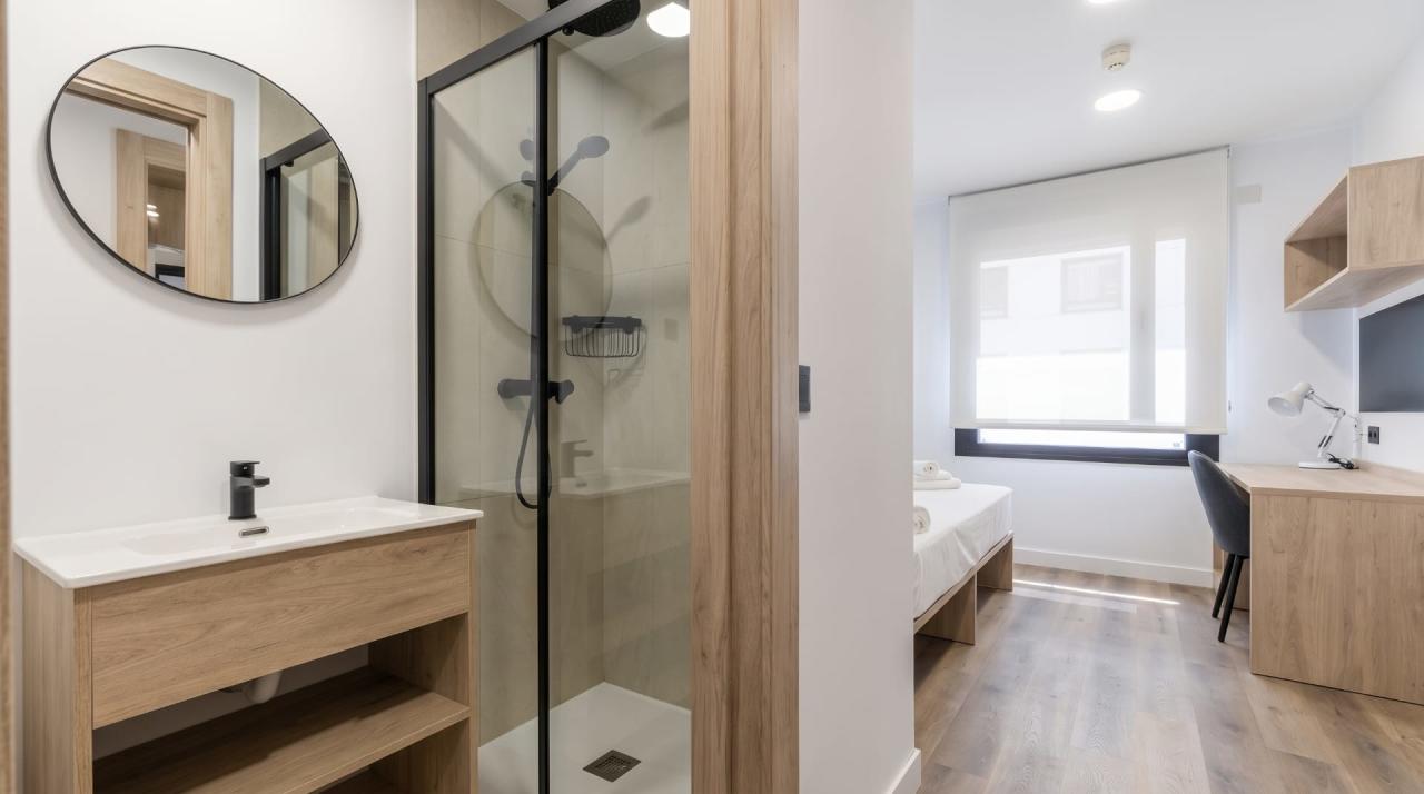 Single Extra in Madrid 10