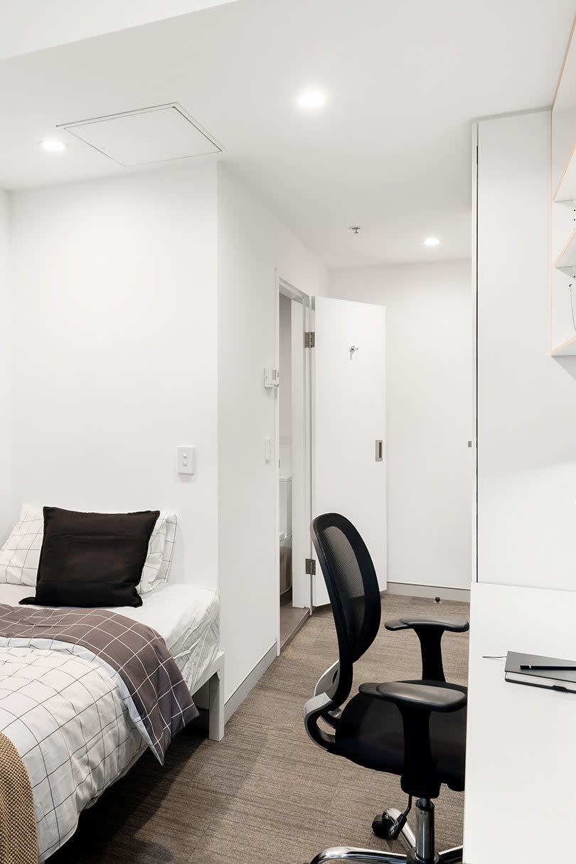 Standard Studio Apartment in Sydney 20